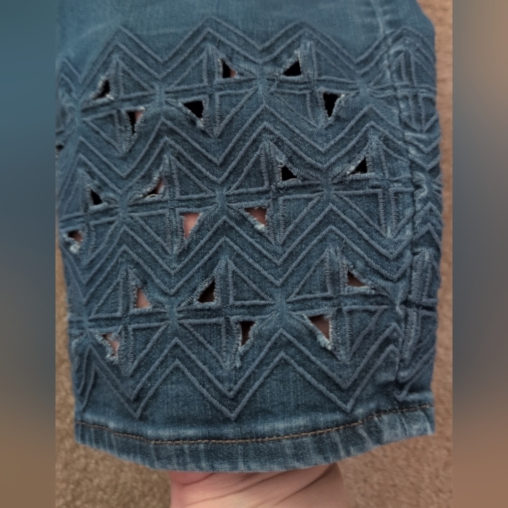 White House Black Market Slim Crop Laser Cut Hem High Waisted Everyday Soft Jean - Picture 6 of 9
